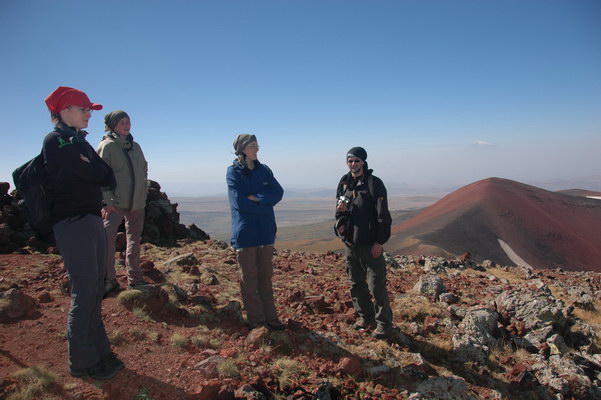 13. 9. 2010 12:59:46: Arménie 2010 - vrchol Aždahaku (3596 m.n.m.) (Králík)