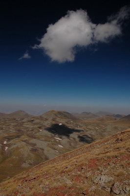 13. 9. 2010 13:47:25: Arménie 2010 - vrchol Aždahaku (3596 m.n.m.) (Králík)
