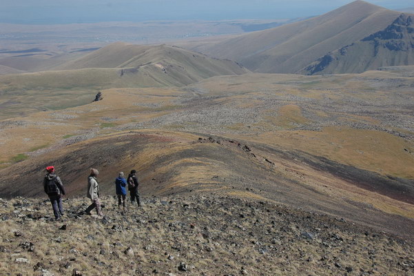 13. 9. 2010 14:19:28: Arménie 2010 - vrchol Aždahaku (3596 m.n.m.) (Králík)