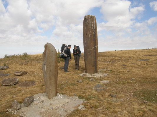 15. 9. 2010 11:54:26: Arménie 2010 -  Dračí kameny  u  jezera Pogmagangál (Vláďa)