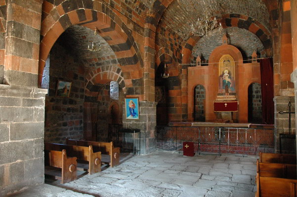 16. 9. 2010 18:41:05: Arménie 2010 - kostelík v Garni (Králík)