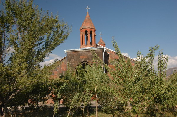 16. 9. 2010 18:44:28: Arménie 2010 - kostelík v Garni (Králík)