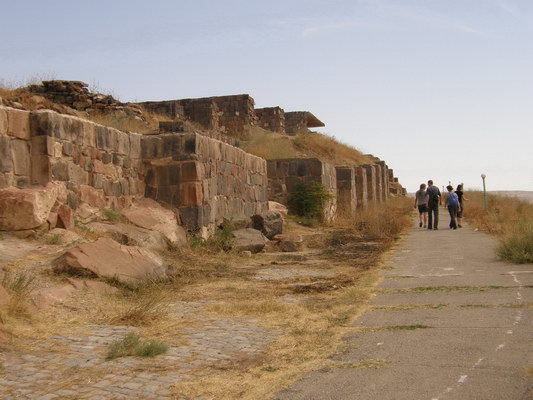 18. 9. 2010 15:41:49: Arménie 2010 - Jerevan, pevnost Erebuni (Vláďa)