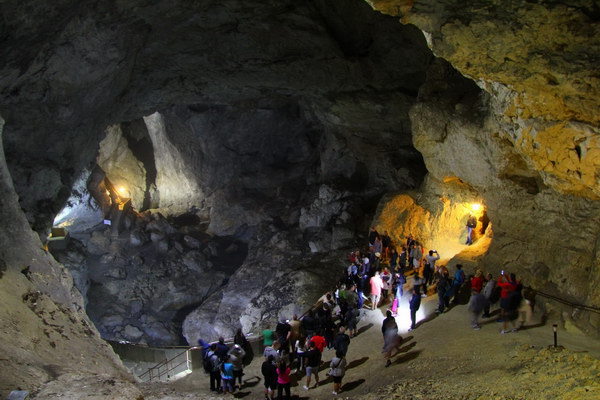 25. 8. 2015 14:31:05: Bulharsko - 3. den treku, Trigrad, jeskyně Ďáblovo hrdlo (Vláďa)