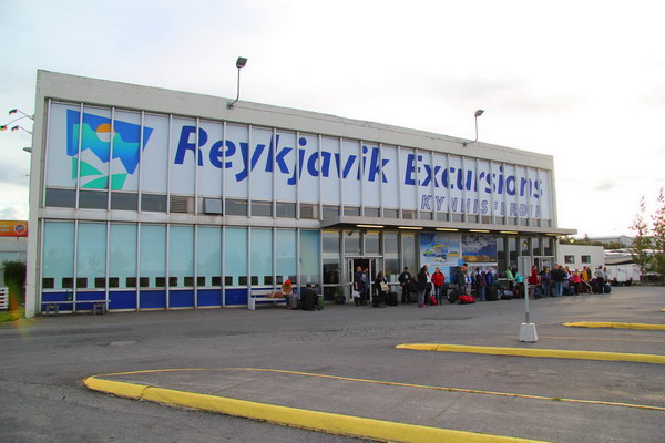 4. 8. 2013 9:19:28: Island 2013 - Reykjavik, autobusové nádraží (Vláďa)