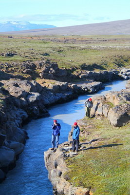 6. 8. 2013 11:20:05: Island 2013 - Přechod přes řeku Fúlakvísl (Vláďa)