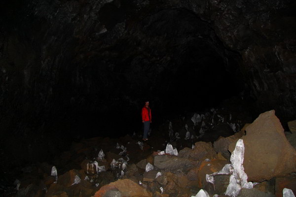 10. 8. 2013 12:56:19: Island 2013 - Jeskyně Surtshellir (Vláďa)