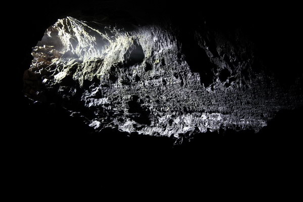10. 8. 2013 13:30:51: Island 2013 - Jeskyně Surtshellir (Vláďa)
