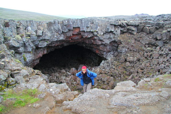 10. 8. 2013 14:11:31: Island 2013 - Jeskyně Surtshellir (Vláďa)