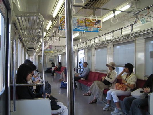 15. 5. 2006 9:23:29: Japonsko 2006 - vnitřek vlaku (Jehlička)