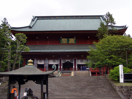 15. 5. 2006 15:17:22: Japonsko 2006 - Nikko - chrám Rinno-ji (Bobek)