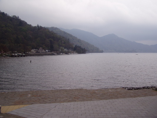 15. 5. 2006 17:29:47: Japonsko 2006 - Nikko - jezero Chuzenji-ko (Bobek)