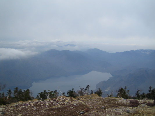 16. 5. 2006 8:59:16: Japonsko 2006 - Nikko - výstup na Nantai-san (2484 m) (Jehlička)