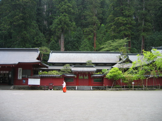 16. 5. 2006 14:01:24: Japonsko 2006 - Nikko - svatyně Futara-san-jinja (Terka)