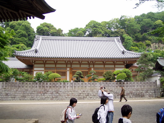17. 5. 2006 10:19:54: Japonsko 2006 - Kamakura - chrám Engaku-ji (Bobek)