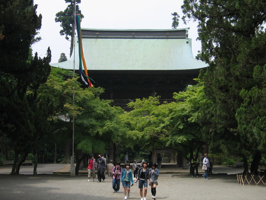 17. 5. 2006 10:21:05: Japonsko 2006 - Kamakura - chrám Engaku-ji (Terka)