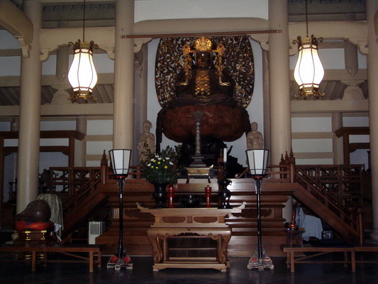 17. 5. 2006 10:23:17: Japonsko 2006 - Kamakura - chrám Engaku-ji (Bobek)