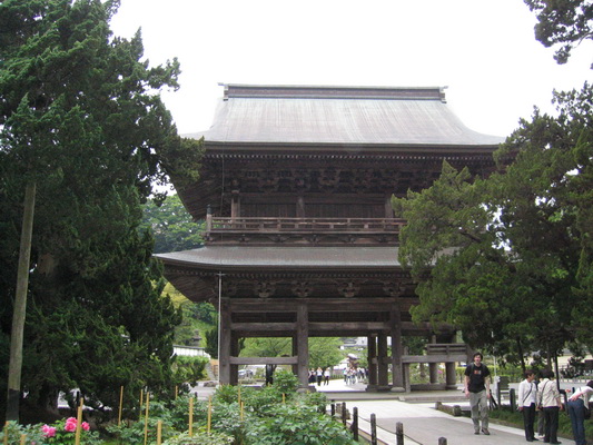 17. 5. 2006 12:02:36: Japonsko 2006 - Kamakura - chrám Kencho-ji (Terka)