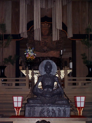 17. 5. 2006 12:07:23: Japonsko 2006 - Kamakura - chrám Kencho-ji (Bobek)