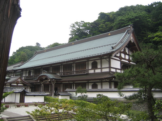 17. 5. 2006 12:07:40: Japonsko 2006 - Kamakura - chrám Kencho-ji (Jehlička)