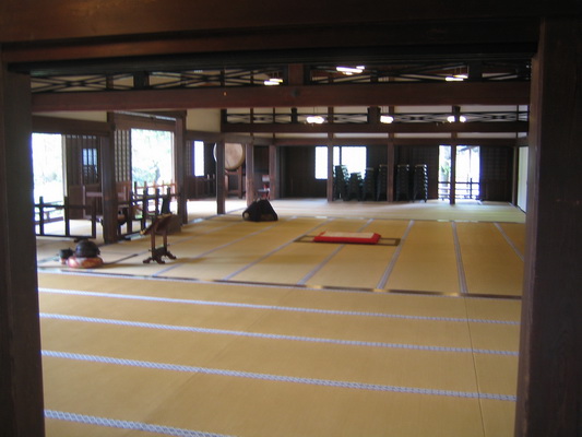 17. 5. 2006 12:27:59: Japonsko 2006 - Kamakura - chrám Kencho-ji (Jehlička)