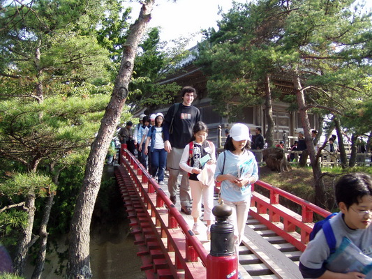 18. 5. 2006 15:54:59: Japonsko 2006 - Matsushima - chrám Godai-do (Bobek)