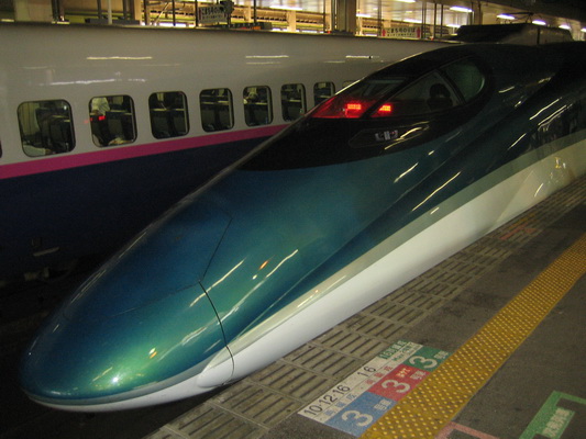 18. 5. 2006 17:37:20: Japonsko 2006 - nový typ Shinkansenu (Jehlička)