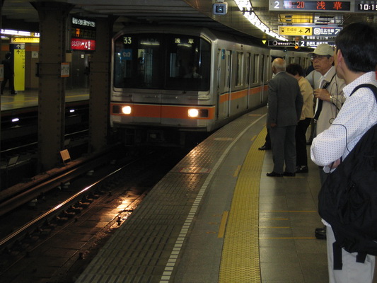 20. 5. 2006 10:20:06: Japonsko 2006 - Tokyo - metro (Terka)