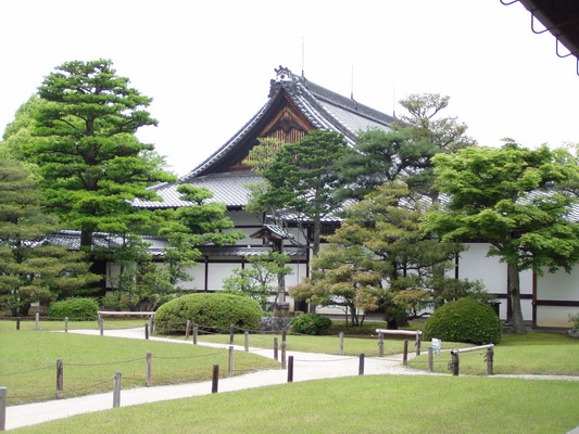 23. 5. 2006 9:40:36: Japonsko 2006 - Kyoto - hrad Nijo-jo (Bobek)