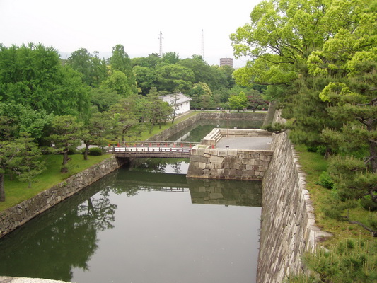 23. 5. 2006 9:46:32: Japonsko 2006 - Kyoto - hrad Nijo-jo (Bobek)