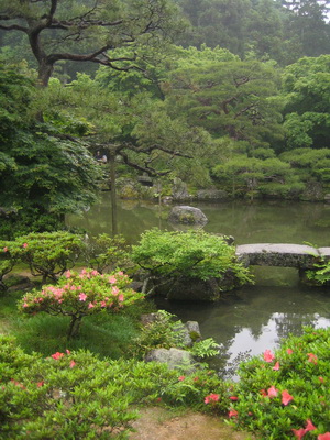 23. 5. 2006 13:17:44: Japonsko 2006 - Kyoto - chrám Ginkaku-ji (Jehlička)