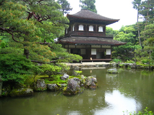 23. 5. 2006 13:34:52: Japonsko 2006 - Kyoto - chrám Ginkaku-ji (Terka)