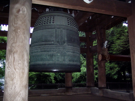 23. 5. 2006 16:00:38: Japonsko 2006 - Kyoto - chrám Chion-in - největší zvon v Japonsku (Bobek)