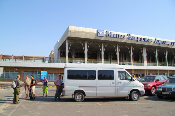 10. 8. 2014 9:56:21: Kyrgyzstán - Cesta z letiště u Biškeku do Karakolu