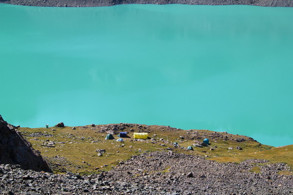 14. 8. 2014 9:37:21: Kyrgyzstán - 5. den treku, jezero Ala-köl (Vláďa)