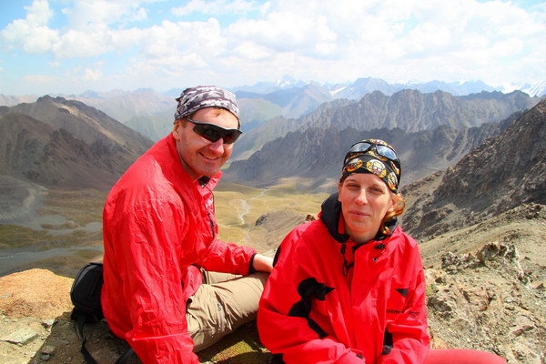 14. 8. 2014 11:49:15: Kyrgyzstán - 5. den treku, vrcholek vedle sedla nad jezerem Ala-köl (Terka)