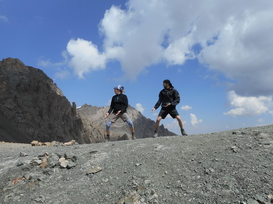 14. 8. 2014 11:55:35: Kyrgyzstán - 5. den treku, sedlo nad jezerem Ala-köl (3921 m. n. m.), Pchoun (Karel)