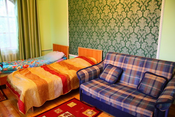 15. 8. 2014 18:21:16: Kyrgyzstán - Karakol, hostel Jamilya's B & B (Terka)