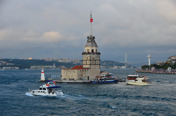 17. 8. 2014 18:36:20: Istanbul - Maják Kiz Kulesi (Králík)