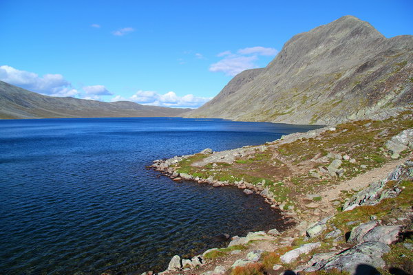 14. 8. 2016 17:41:34: Norsko 2016 - Jotunheimen - Hřeben Besseggen, jezero Bessvatnet