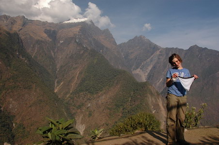 17. 9. 2007 15:30:46: Peru 2007 - 4. den treku - Sylva s kalhotkama a ledovcem