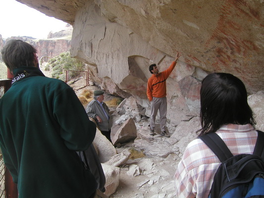 29. 11. 2005 12:35:36: Argentina 2005 - Cueva de los Manos (Flix)