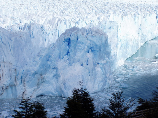 2. 12. 2005 10:12:52: Argentina 2005 - ledovec Perito Moreno (Bobek)