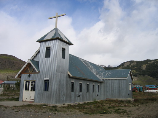 4. 12. 2005 9:22:02: Argentina 2005 - kaple v El Chantén (Terka)