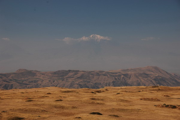 16. 9. 2010 11:52:19: Arménie 2010 - cesta do vesnice Geghard (Králík)