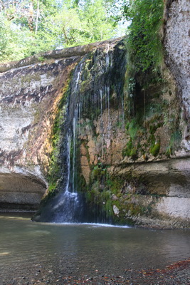 9. 8. 2020 14:30:28: Francie 2020 - Cascades du Hérisson, vodopád Saut de la Forge (Vláďa)