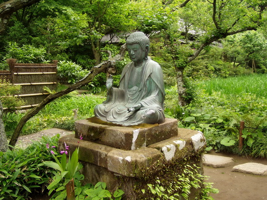17. 5. 2006 11:13:40: Japonsko 2006 - Kamakura - chrám Tokei-ji (Bobek)