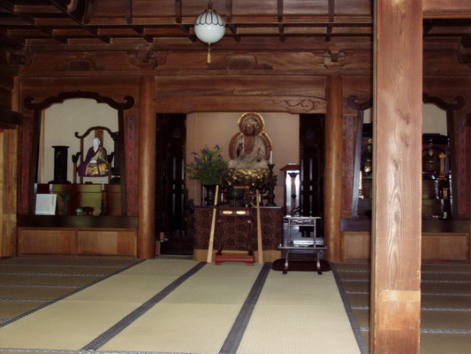 17. 5. 2006 11:30:53: Japonsko 2006 - Kamakura - chrám Tokei-ji (Bobek)