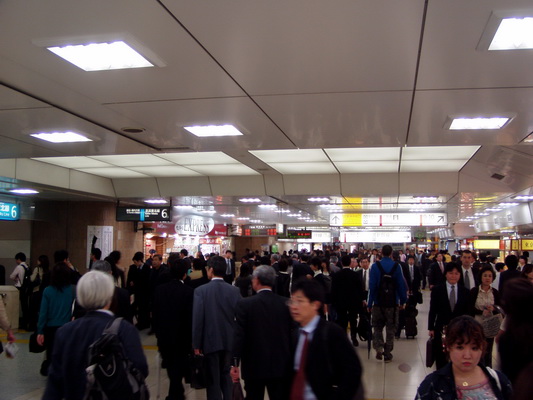 17. 5. 2006 18:18:19: Japonsko 2006 - Tokyo station (Bobek)