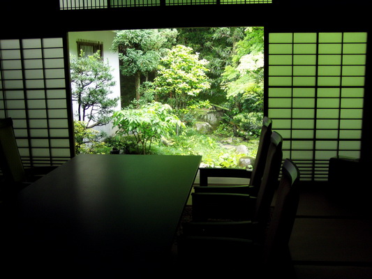23. 5. 2006 11:38:22: Japonsko 2006 - Kyoto - chrám Nazen-ji (Bobek)